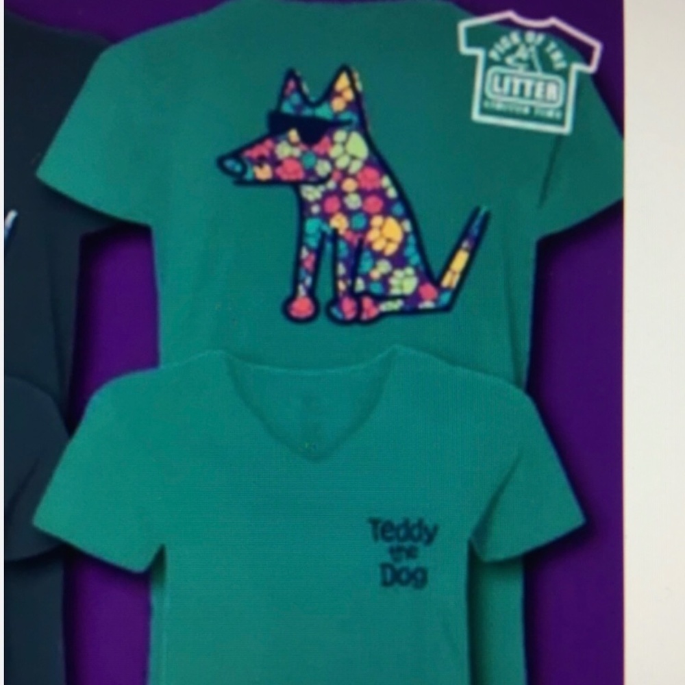 Teddy the Dog Paisley V Neck T Shirt Size Medium